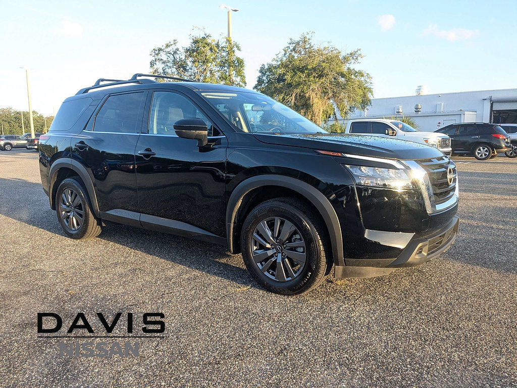 Certified 2025 Nissan Pathfinder SV FWD image 35