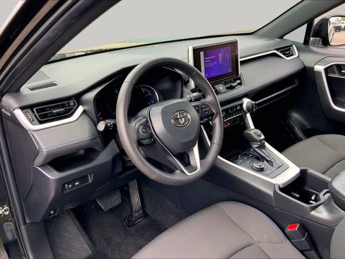 Used 2024 Toyota RAV4 SE AWD/4WD image 17