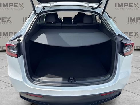 Used 2023 Tesla Model Y Long Range AWD/4WD image 30