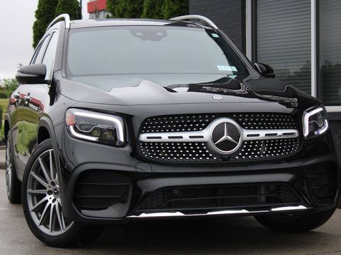 Used 2023 Mercedes-Benz GLB 250 4MATIC image 3