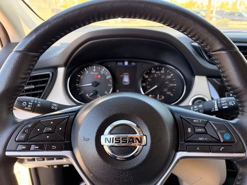 Certified 2022 Nissan Rogue Sport SL w/ Premium Package AWD/4WD image 27