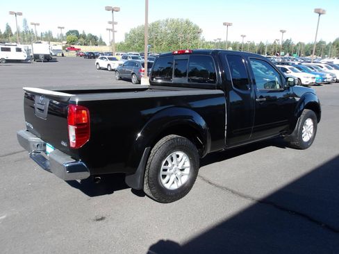 Used 2014 Nissan Frontier SV AWD/4WD image 5