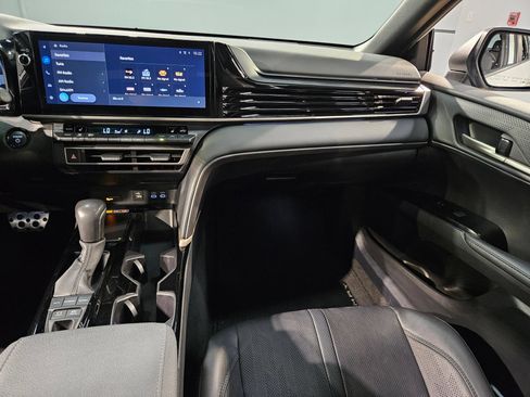 Used 2025 Toyota Camry XSE FWD image 11