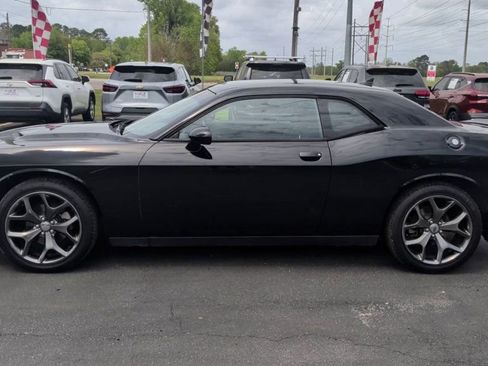 Used 2017 Dodge Challenger SXT w/ Sound Group RWD image 5