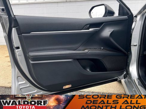 Used 2021 Toyota Camry XSE image 27