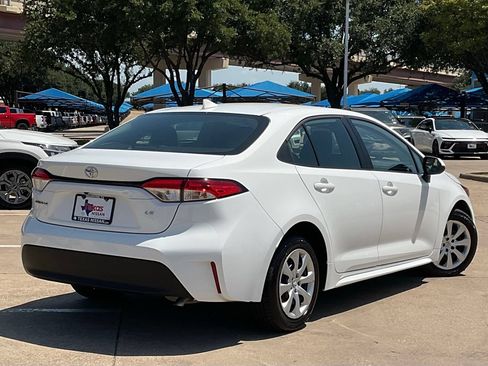 Used 2025 Toyota Corolla LE FWD image 4