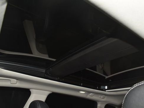 Used 2024 Nissan Murano SL image 14