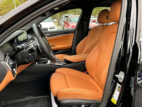 Certified 2023 BMW 530i 530i w/ Convenience Package image 7