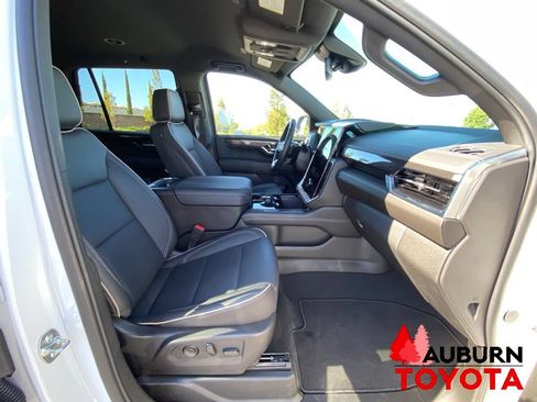 Used 2025 GMC Yukon Elevation AWD/4WD image 22