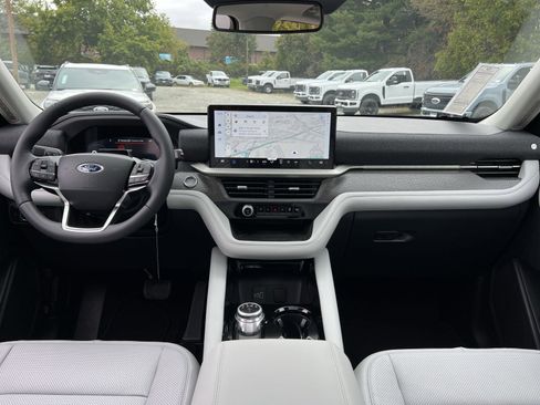 New 2026 Ford Explorer Platinum w/ LUX Leather Package image 23