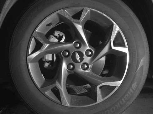 Used 2025 Chevrolet Trax LT image 9