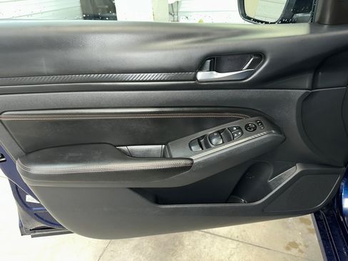 Used 2022 Nissan Altima 2.5 SR FWD image 4