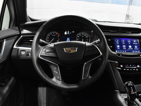 Certified 2025 Cadillac XT5 Premium Luxury image 7