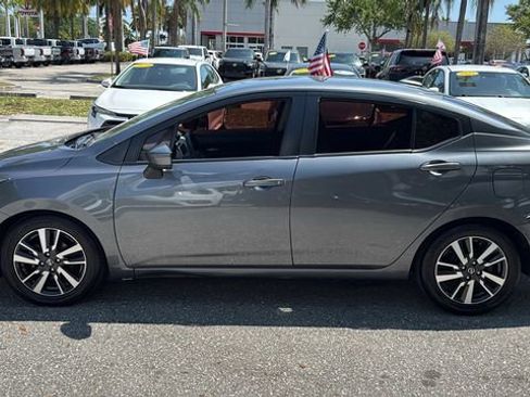 Used 2021 Nissan Versa SV FWD image 4