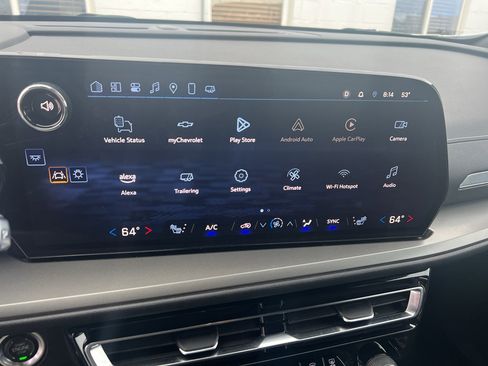 Used 2025 Chevrolet Traverse LT image 15