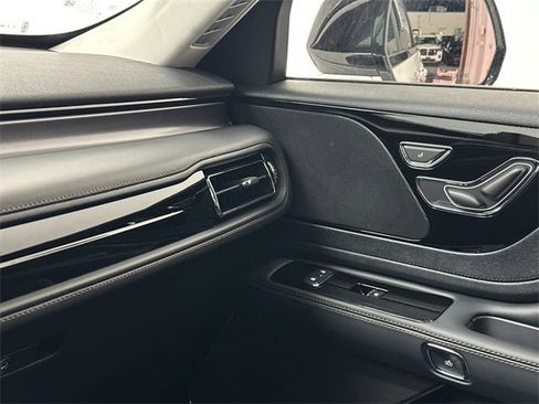 New 2026 Lincoln Aviator AWD image 31