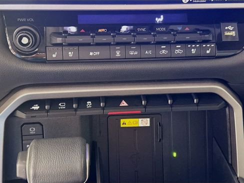 Used 2024 Toyota Tundra Limited image 16