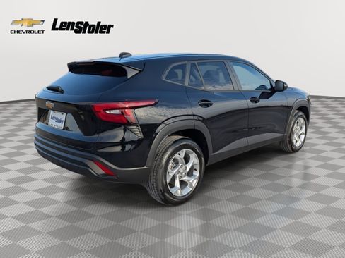 Used 2026 Chevrolet Trax LS w/ LS Convenience Package image 5