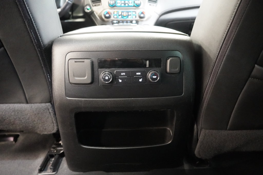 Used 2020 GMC Yukon XL Denali w/ Denali Premium Package AWD/4WD image 35