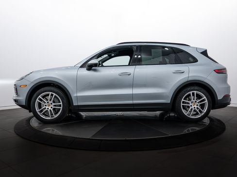 Certified 2022 Porsche Cayenne S image 2
