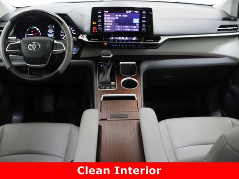 Certified 2021 Toyota Sienna XLE image 31