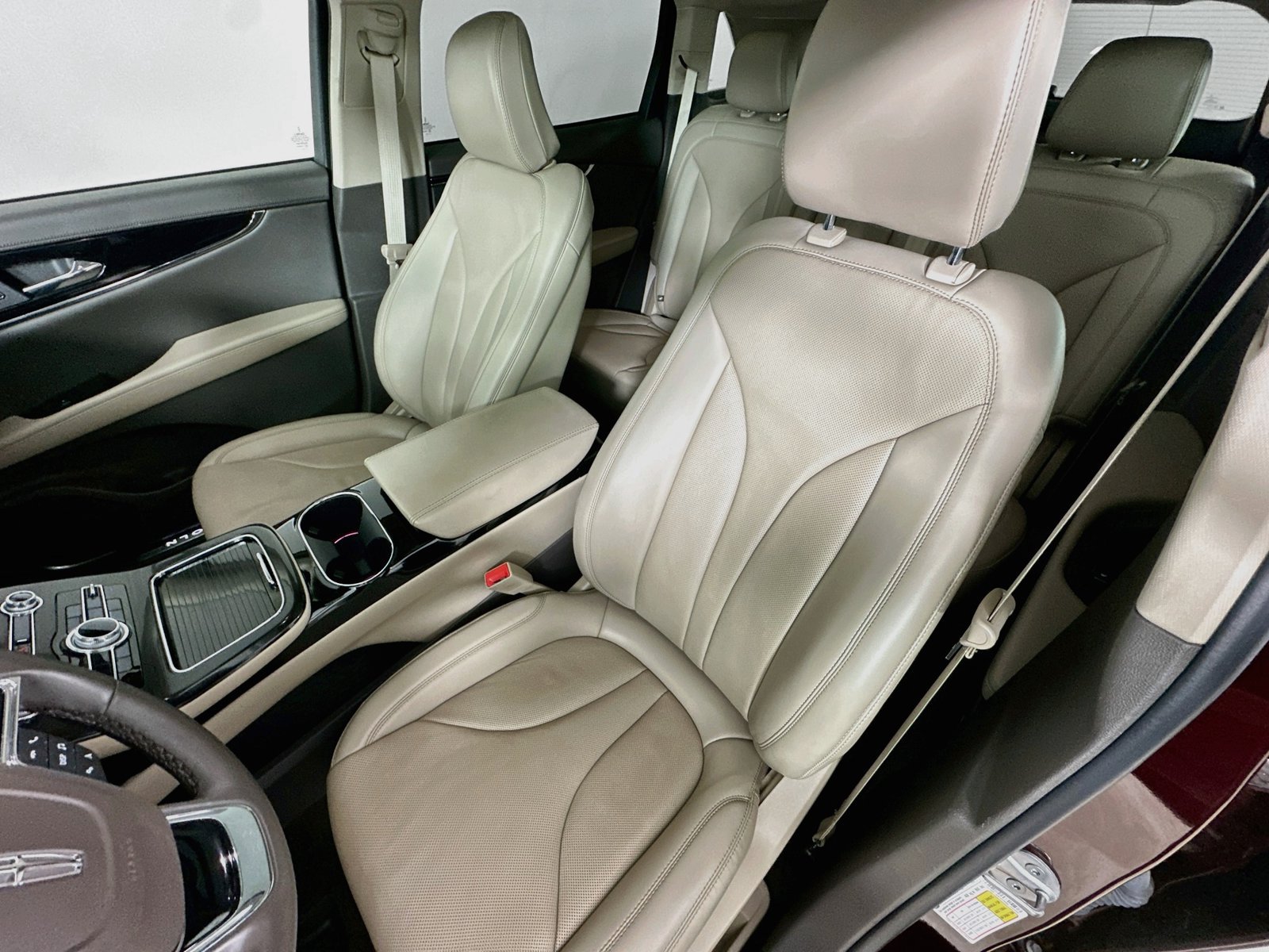 Used 2021 Lincoln Nautilus Reserve AWD/4WD image 33