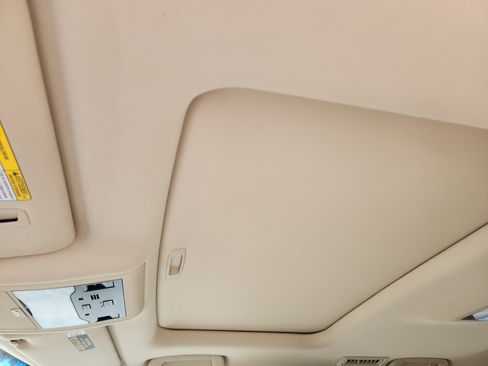 Used 2020 Lexus LX 570 4WD w/ Luxury Package image 29