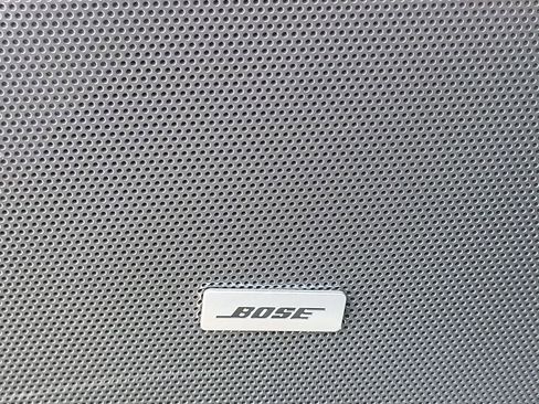 Used 2025 Cadillac XT6 Luxury image 23