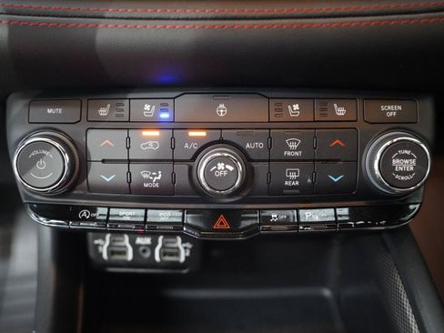 Used 2023 Dodge Durango GT AWD/4WD image 22