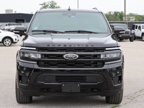 Used 2023 Ford Expedition Limited AWD/4WD image 5