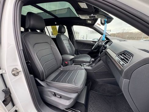 Certified 2023 Volkswagen Tiguan SEL R-Line image 27