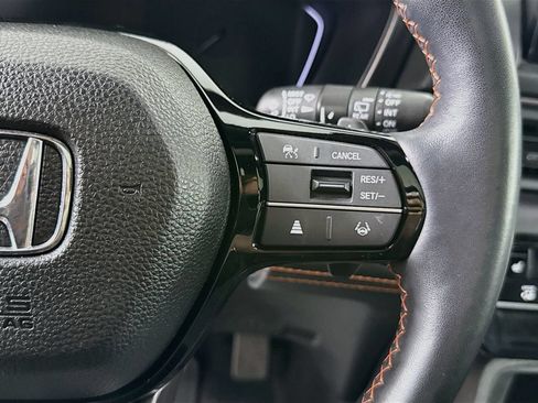 Used 2025 Honda Pilot TrailSport image 12
