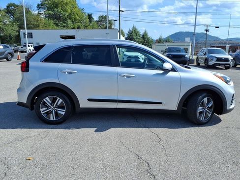 Used 2020 Kia Niro EX Premium FWD image 3