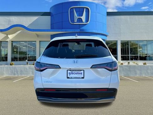 Certified 2023 Honda HR-V EX-L image 3