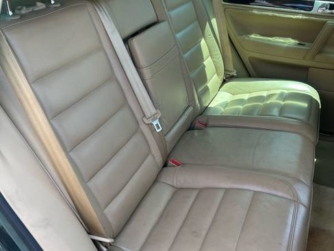 Used 2004 Volkswagen Touareg V8 AWD/4WD image 17