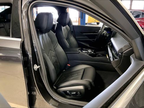 Certified 2025 BMW 530i 530i image 8