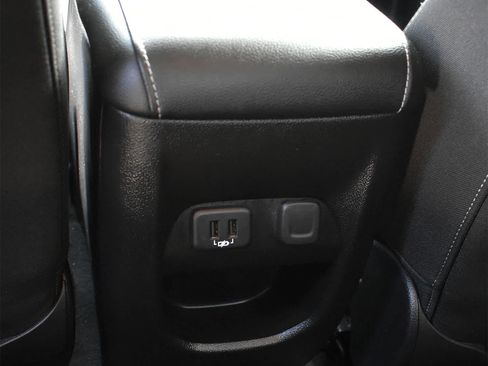 Used 2021 Chevrolet Colorado LT w/ LT Convenience Package image 10