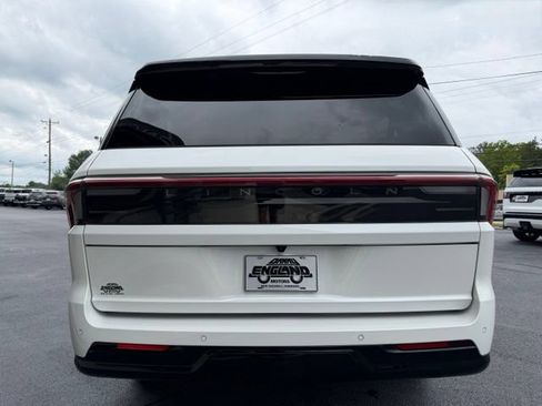 Used 2025 Lincoln Navigator L Black Label AWD/4WD image 3