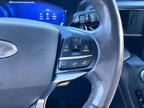 Used 2020 Ford Explorer Platinum w/ Premium Technology Package image 19