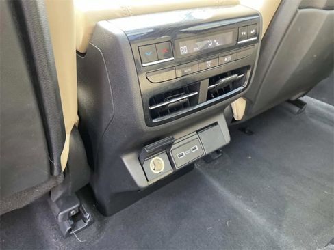 Used 2023 Acura MDX FWD w/ Technology Package image 10