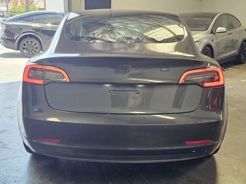 Used 2019 Tesla Model 3 Standard Range Plus RWD image 3