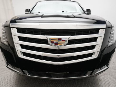 Used 2019 Cadillac Escalade Premium Luxury image 22
