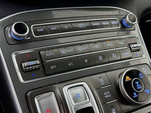 Used 2022 Hyundai Santa Fe Limited AWD/4WD image 19