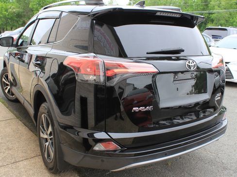Used 2017 Toyota RAV4 XLE AWD/4WD image 7