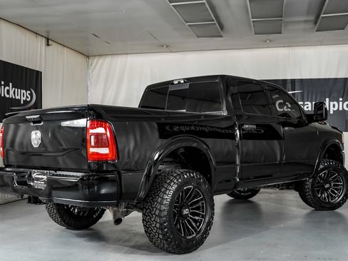 Used 2024 RAM 2500 Tradesman w/ Chrome Appearance Group AWD/4WD image 9