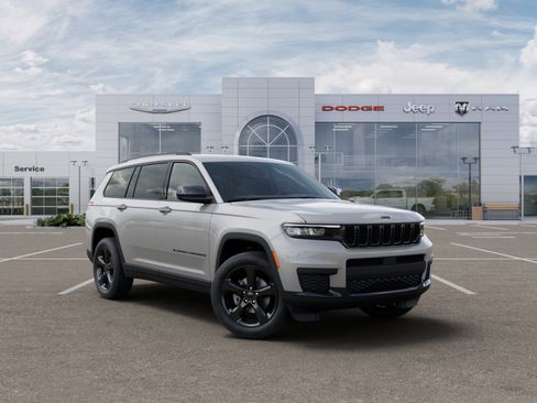 New 2025 Jeep Grand Cherokee L Laredo image 18