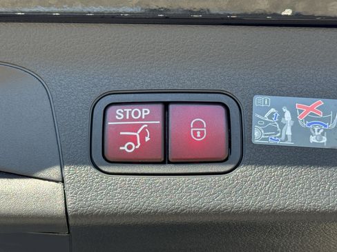 New 2025 Mercedes-Benz GLS 450 4MATIC image 14