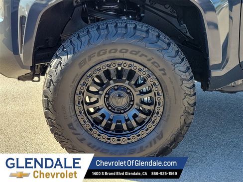 Used 2025 Toyota Tacoma TRD Sport image 19