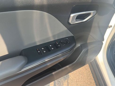 Used 2025 Kia K4 FWD image 13