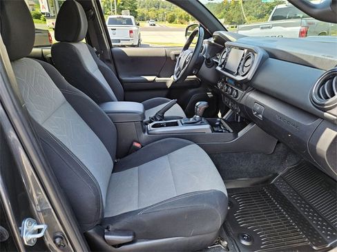 Used 2023 Toyota Tacoma TRD Sport image 16